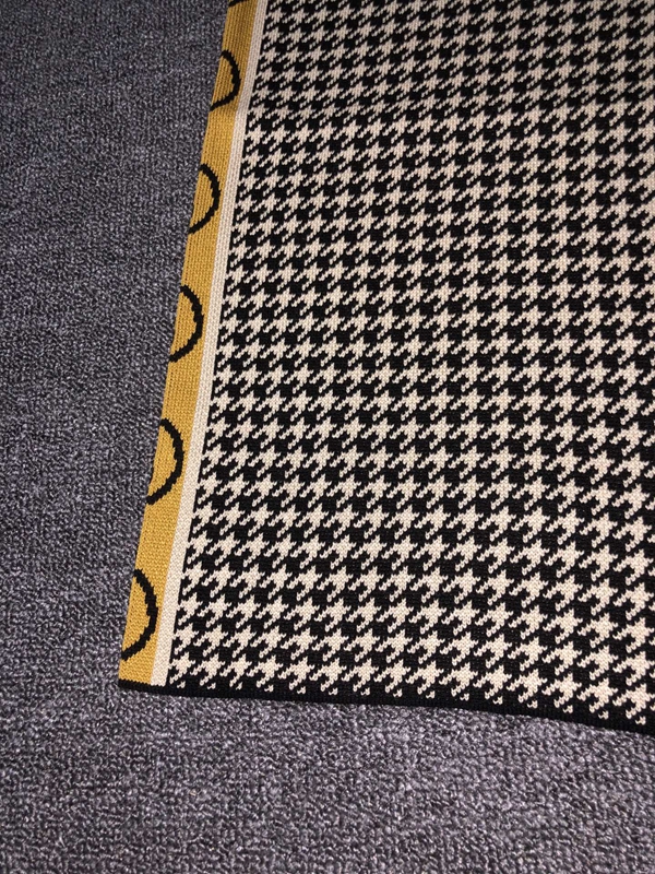 ブランドハーフパンツ側面デザイン